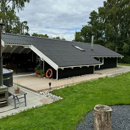 Summerhouse With Hot Tub On Langeland 度假居 *