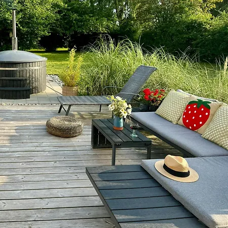 Summerhouse With Hot Tub On Langeland Casa de Férias Tranekær