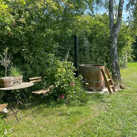 펜션 Summerhouse With Hot Tub On Langeland *