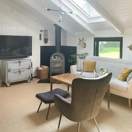 Summerhouse With Hot Tub On Langeland *