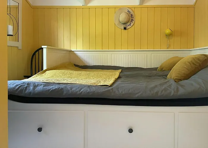 Summerhouse With Hot Tub On Langeland Hébergement de vacances *