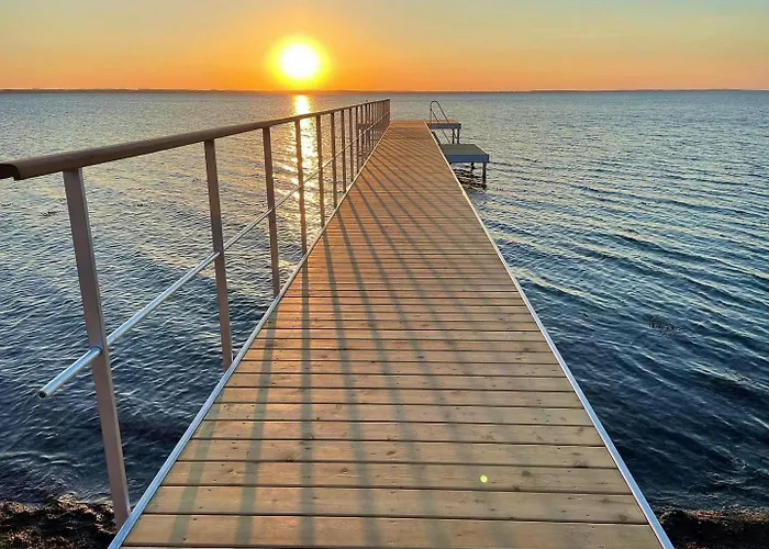 Summerhouse With Hot Tub On Langeland *