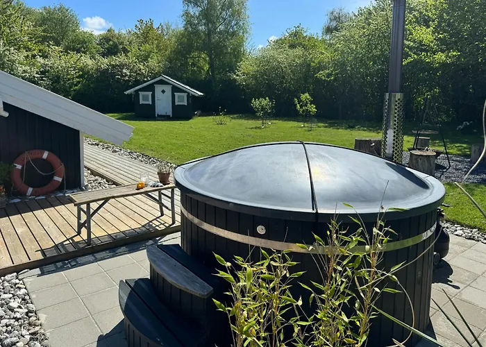 Summerhouse With Hot Tub On Langeland *