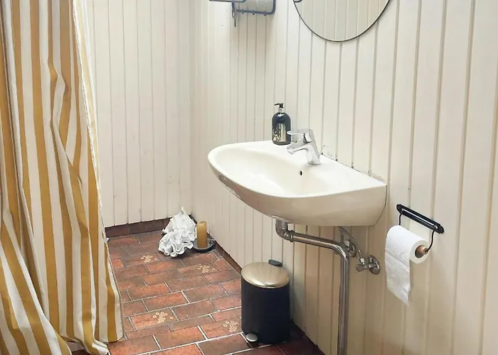 Summerhouse With Hot Tub On Langeland 度假居 *