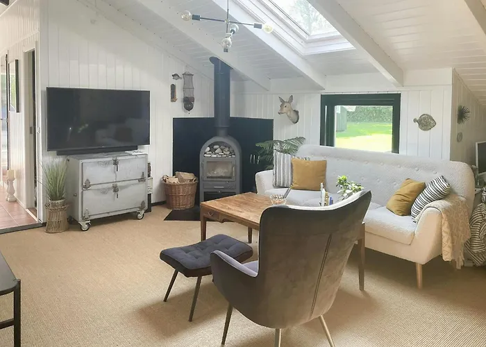 Summerhouse With Hot Tub On Langeland *