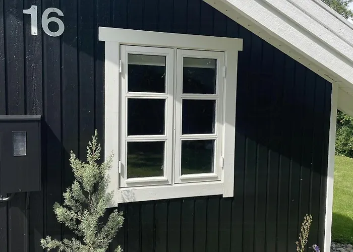 Summerhouse With Hot Tub On Langeland