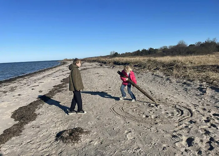 Hébergement de vacances Summerhouse With Hot Tub On Langeland *